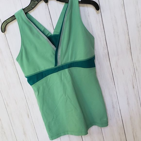Reebok Tops - Reebok Workout Athletic Racer-back Top Medium